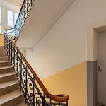 Iris Apartman *
