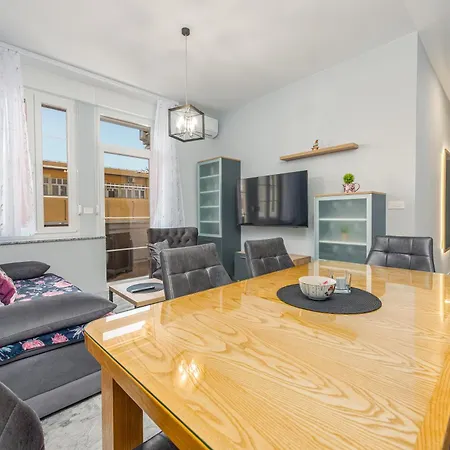 Iris Apartment