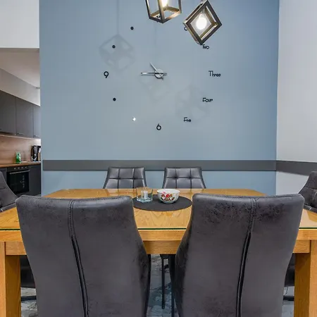 Iris Apartment
